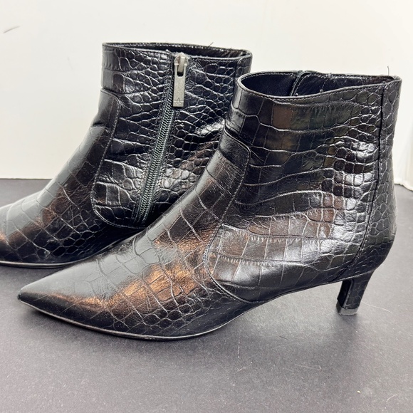 Aquatalia Marilisa Croc Embossed Black Leather Booties, size 6.5 - Picture 3 of 11